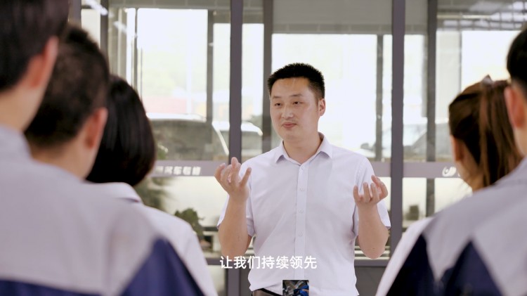 以匠心鑄造行業標桿順富通豪車維保中心提供汽車私人定制服務