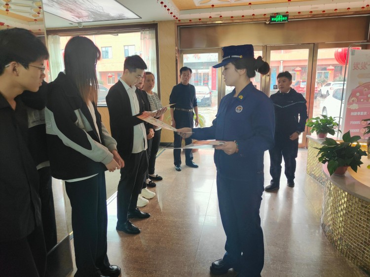 介休市君浴天下洗浴館15名工作人員學(xué)消防