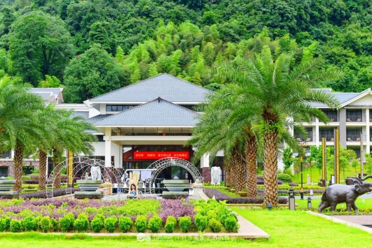 屬于廣東韶關(guān)的避暑勝地?zé)o需遠赴國外就能泡巴厘島風(fēng)情溫泉