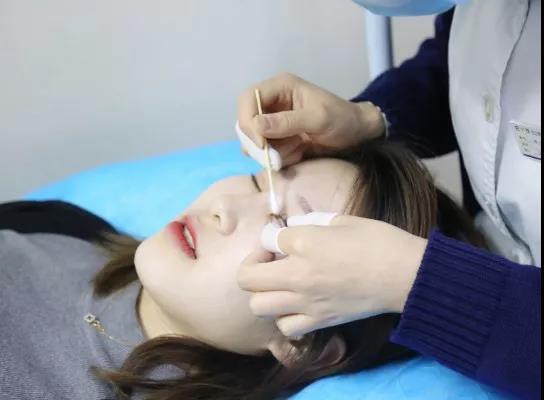 明眸善睞顧盼生輝!——眼部SPA讓你的美睛彩綻放