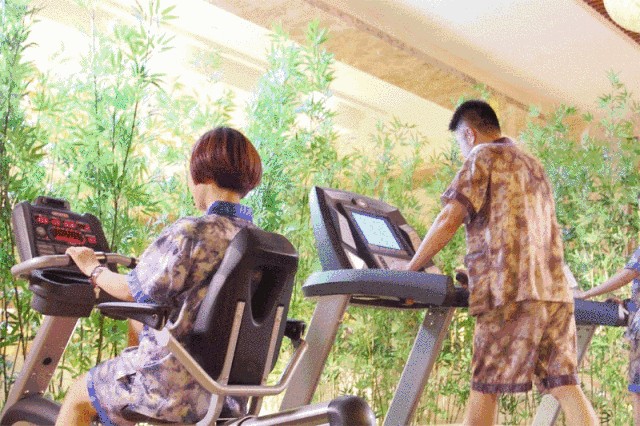 佛山豪華天鵝湖水會：水療SPA+4頓豪華海鮮自助餐+電影院健身房