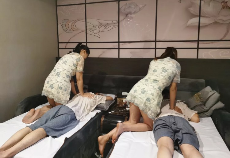 那有什么辦法放松一下呢當然是去足浴