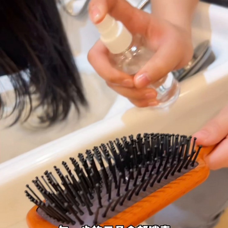 頭發(fā)油膩頭皮敏感怎么辦來春和給你的頭發(fā)做個(gè)SPA吧...