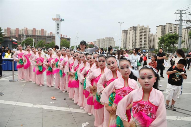 CCAC第十一季中國好貓步阜陽賽區頒獎盛典轟動全城