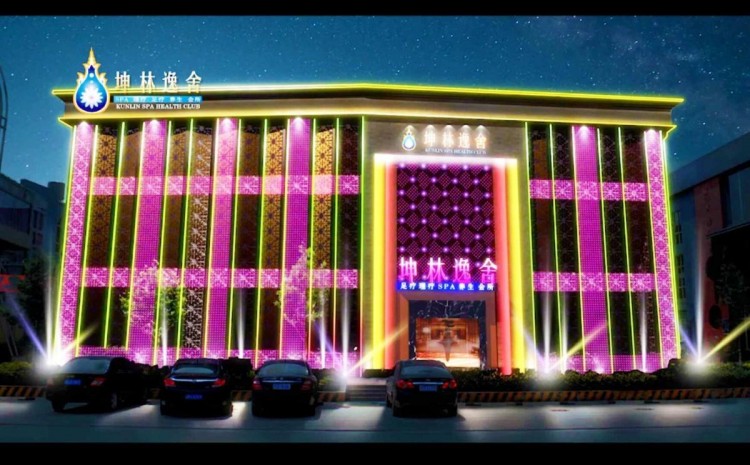 曲靖河濱公園旁的8年老店一到半夜就爆滿！許多人打車都要去！