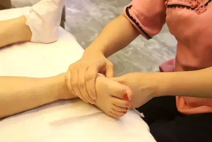荊州竟有如此調(diào)性的足道還有古風(fēng)庭院限時(shí)58元搶119元足療套餐