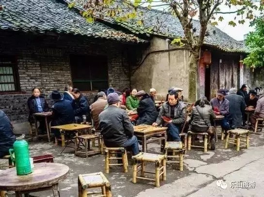 30分鐘飆攏天然氧吧！泡溫泉游古鎮樂山這個小城又火了！