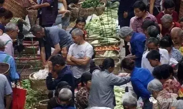 30分鐘飆攏天然氧吧！泡溫泉游古鎮樂山這個小城又火了！