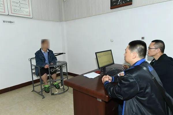 梅州警方重拳出擊搗毀城區(qū)2個(gè)涉黃窩點(diǎn)抓獲嫌疑人31名