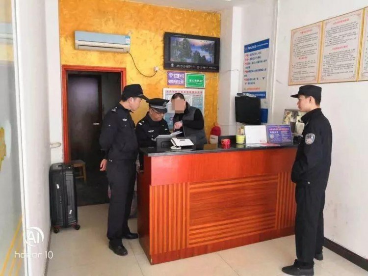 荊門東寶公安節前清查賓館網吧按摩店...抓獲5人！