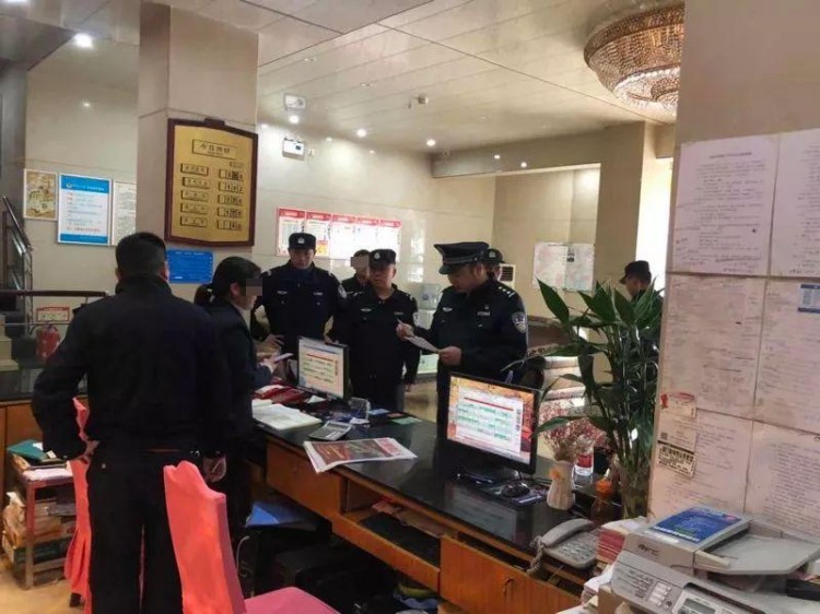 荊門東寶公安節前清查賓館網吧按摩店...抓獲5人！