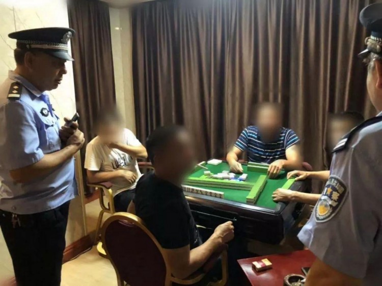 荊門警方突查賓館足療店洗浴中心KTV……抓了這些人