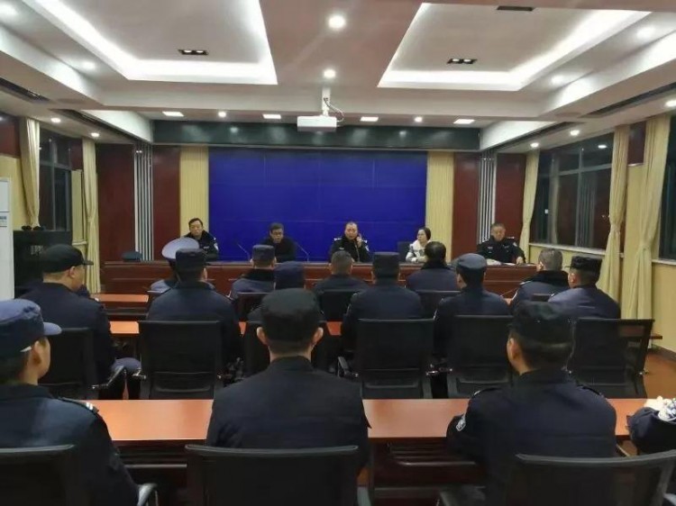 深夜大清查荊門60多人參戰(zhàn)抓獲4名涉黃人員！