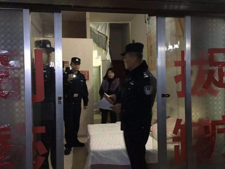 深夜大清查荊門60多人參戰(zhàn)抓獲4名涉黃人員！