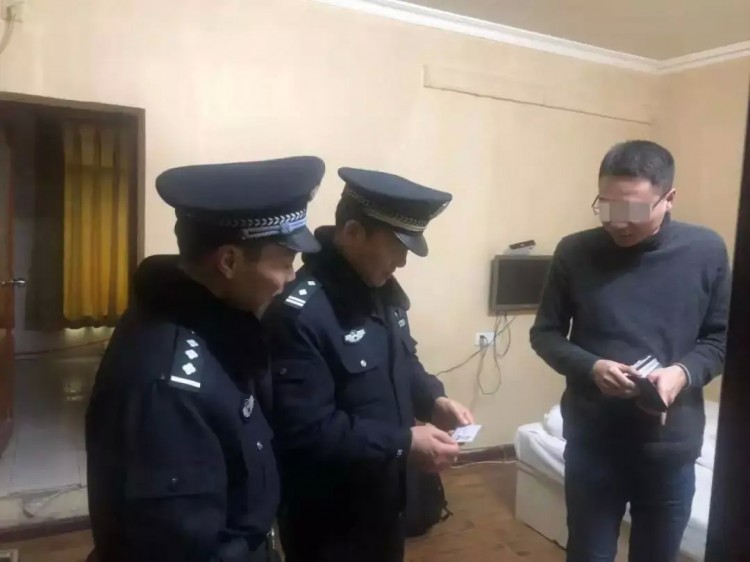現場畫面曝光！荊門警方出動警力180余人清查洗浴足療KTV等場所...