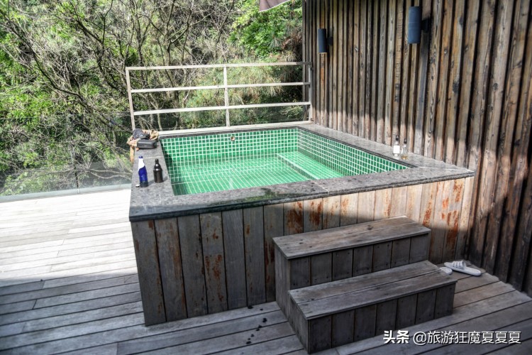 實拍溧陽山野溫泉酒店不僅樹屋別出心裁足不出戶就可享受溫泉