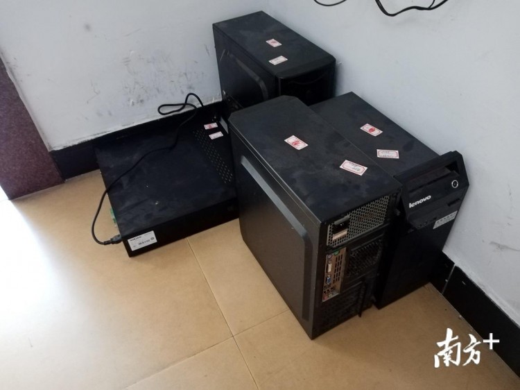 梅州一保健城內暗藏貓膩民警一晚抓獲29人