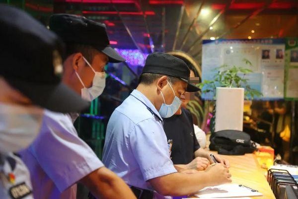 沙洋警方展開城區洗浴足浴場所治安隱患清查行動