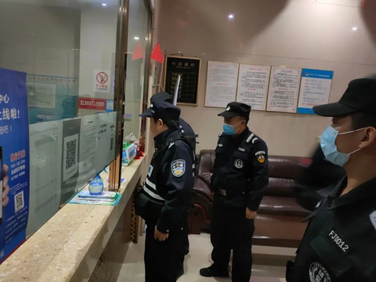 荊門出動百余警力盤查KTV足浴店酒店茶樓等場所