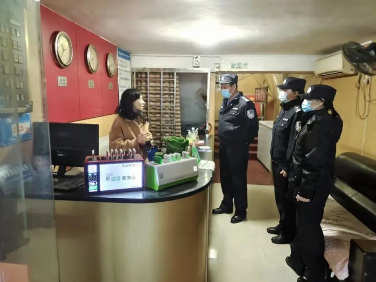 荊門出動百余警力盤查KTV足浴店酒店茶樓等場所