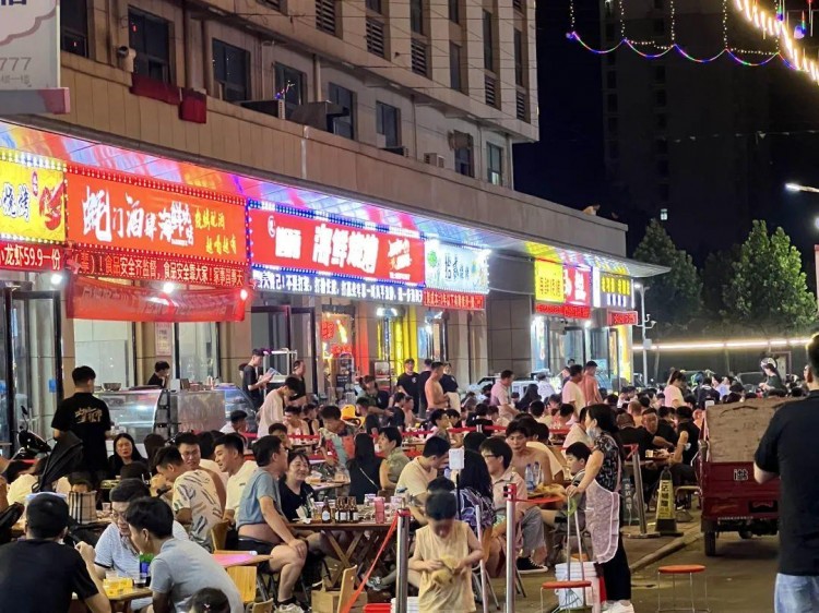 吃排檔！逛步行街！這就是長葛人的夜生活