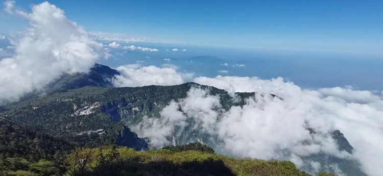 縱享野奢!樂山這個露營地能看日落晚霞沐浴氧氣SPA!