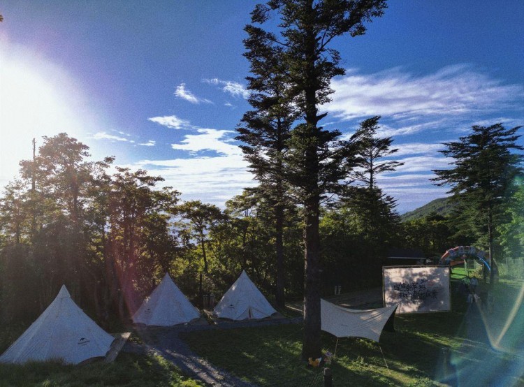 縱享野奢!樂山這個露營地能看日落晚霞沐浴氧氣SPA!