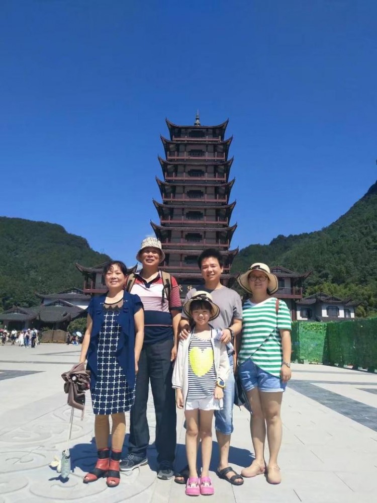 一家老小邀你來(lái)奇遇張家界淋浴一場(chǎng)森林SPA感受初夏身心飛揚(yáng)