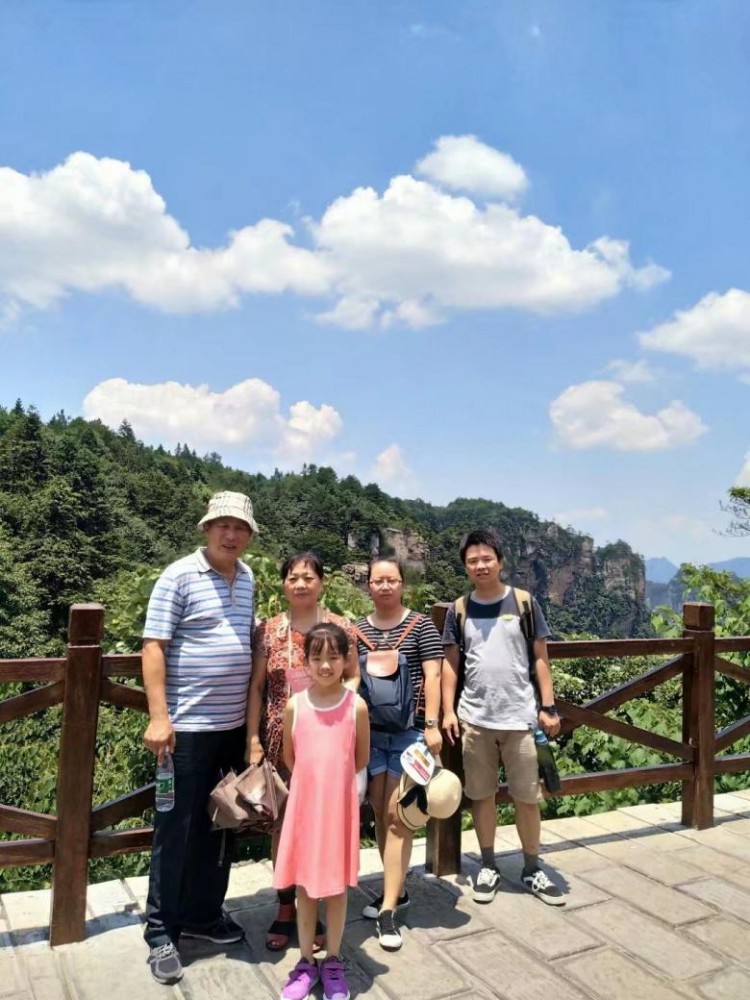 一家老小邀你來(lái)奇遇張家界淋浴一場(chǎng)森林SPA感受初夏身心飛揚(yáng)