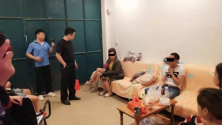 宜州一養(yǎng)身館后裝鐵門暗藏賣淫窩點(diǎn)警方一舉搗毀抓獲9名涉黃人員
