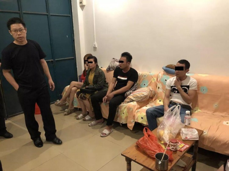 宜州一養(yǎng)身館后裝鐵門暗藏賣淫窩點(diǎn)警方一舉搗毀抓獲9名涉黃人員