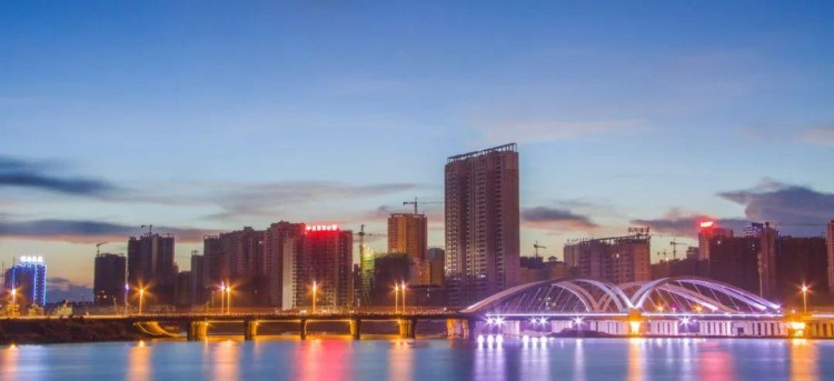 誰說防城港市區(qū)沒有夜生活安排安排!