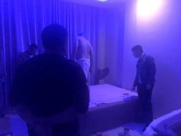 廣西警方連搗多個淫窩一特大組織賣淫犯罪團(tuán)伙被一鍋端