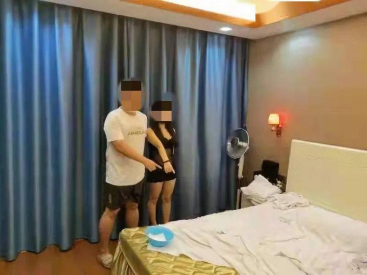 廣西金城江警方搗毀一涉黃窩點(diǎn)當(dāng)場(chǎng)抓獲14名男女