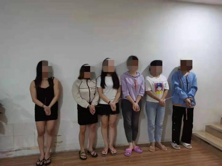 廣西金城江警方搗毀一涉黃窩點(diǎn)當(dāng)場(chǎng)抓獲14名男女