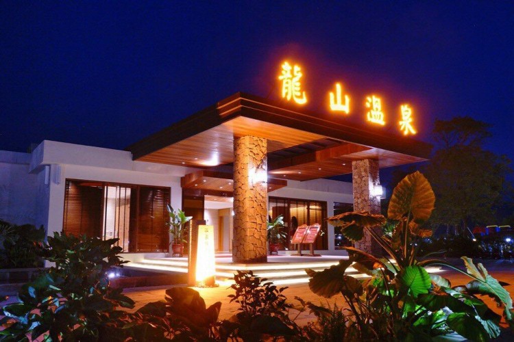 在云浮有一個(gè)地方譽(yù)有‘神仙水’獨(dú)特風(fēng)韻度假溫泉山林景色故居