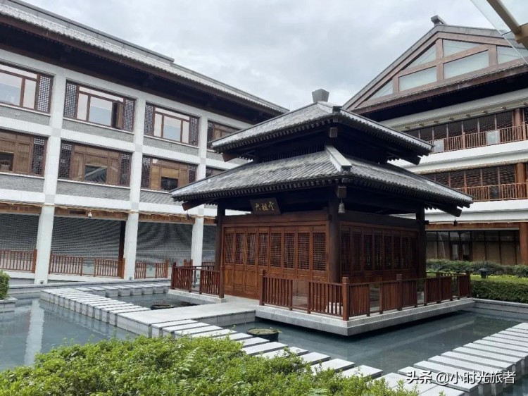 云浮頂級禪意度假酒店擁有亞洲最長的無邊際溫泉池心靈度假地