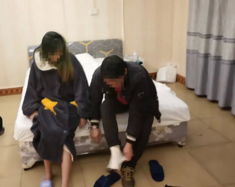 按摩店里藏貓膩八步警方搗毀賣(mài)淫窩點(diǎn)11人落網(wǎng)！