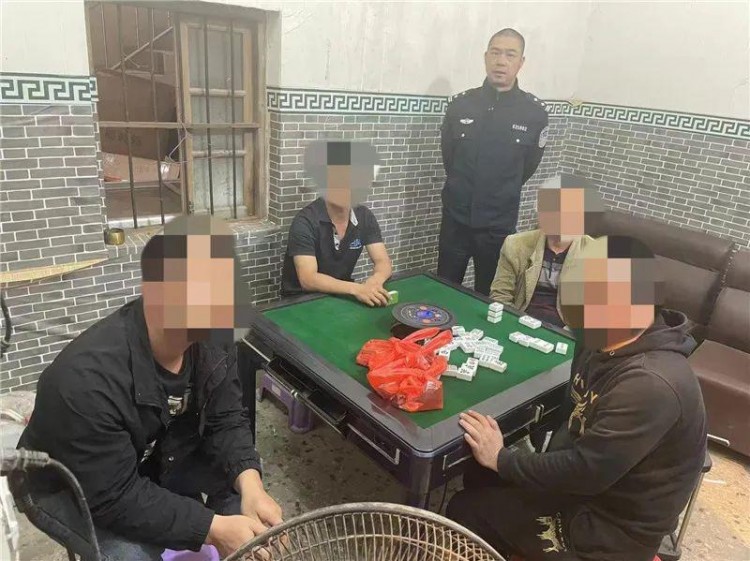逮捕12人！欽州警方查處了一個涉黃窩點，兩個賭博窩點