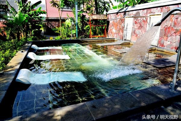 藏于傣鄉德宏梁河縣的溫泉療養勝地品嘗傣家芭蕉葉手抓飯再遠也要去~