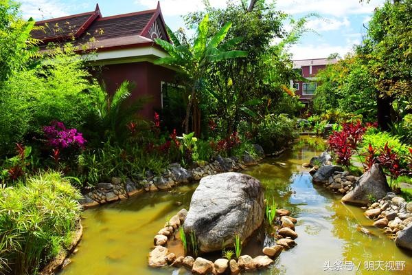 藏于傣鄉德宏梁河縣的溫泉療養勝地品嘗傣家芭蕉葉手抓飯再遠也要去~