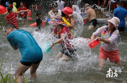 水療SPA娛樂(lè)養(yǎng)生……流溪河公園潑水節(jié)開幕了
