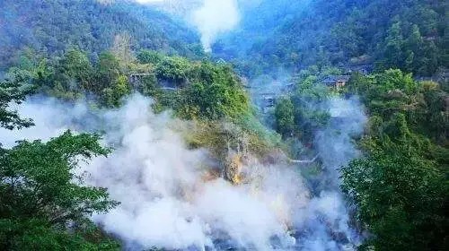 騰沖這些溫泉打卡地無論在哪里泡都是滿滿的愜意