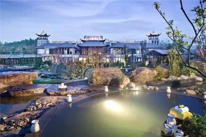 騰沖這些溫泉打卡地無論在哪里泡都是滿滿的愜意