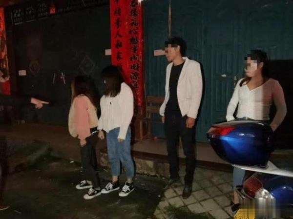 帥哥來呀……進來按摩消遣吧百色田林一賣淫窩點被警方一鍋端22名涉案人員被抓