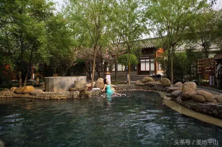 白鹿溫泉中藥溫泉養生浴備受青睞溫泉中藥搭配更養生