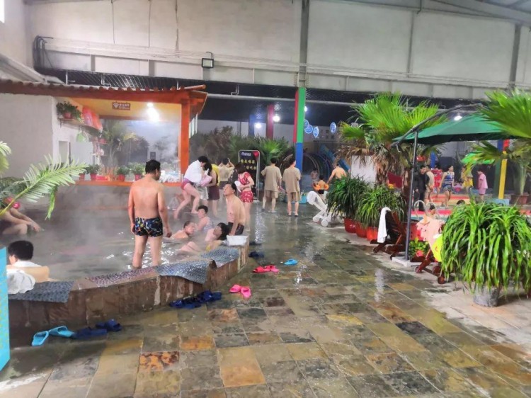 保定?金海湯泉室內外溫泉游泳汗蒸地下漂流一票通玩！