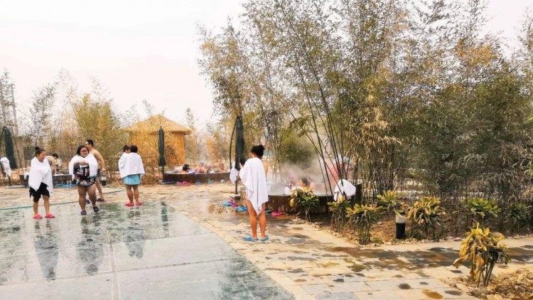 保定?金海湯泉室內外溫泉游泳汗蒸地下漂流一票通玩！