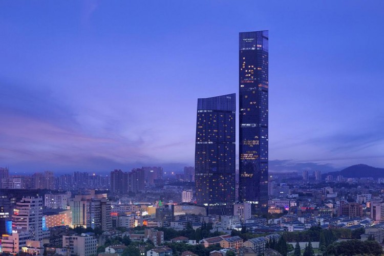旅居江蘇鎮江城市地標建筑體驗奇妙的云端度假時光