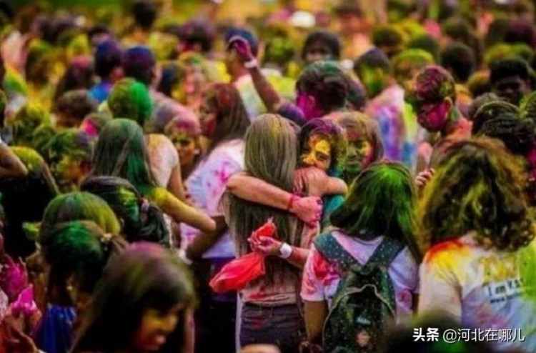 女子美容院裸體做SPA被直播我們的隱私正在被肆意踐踏